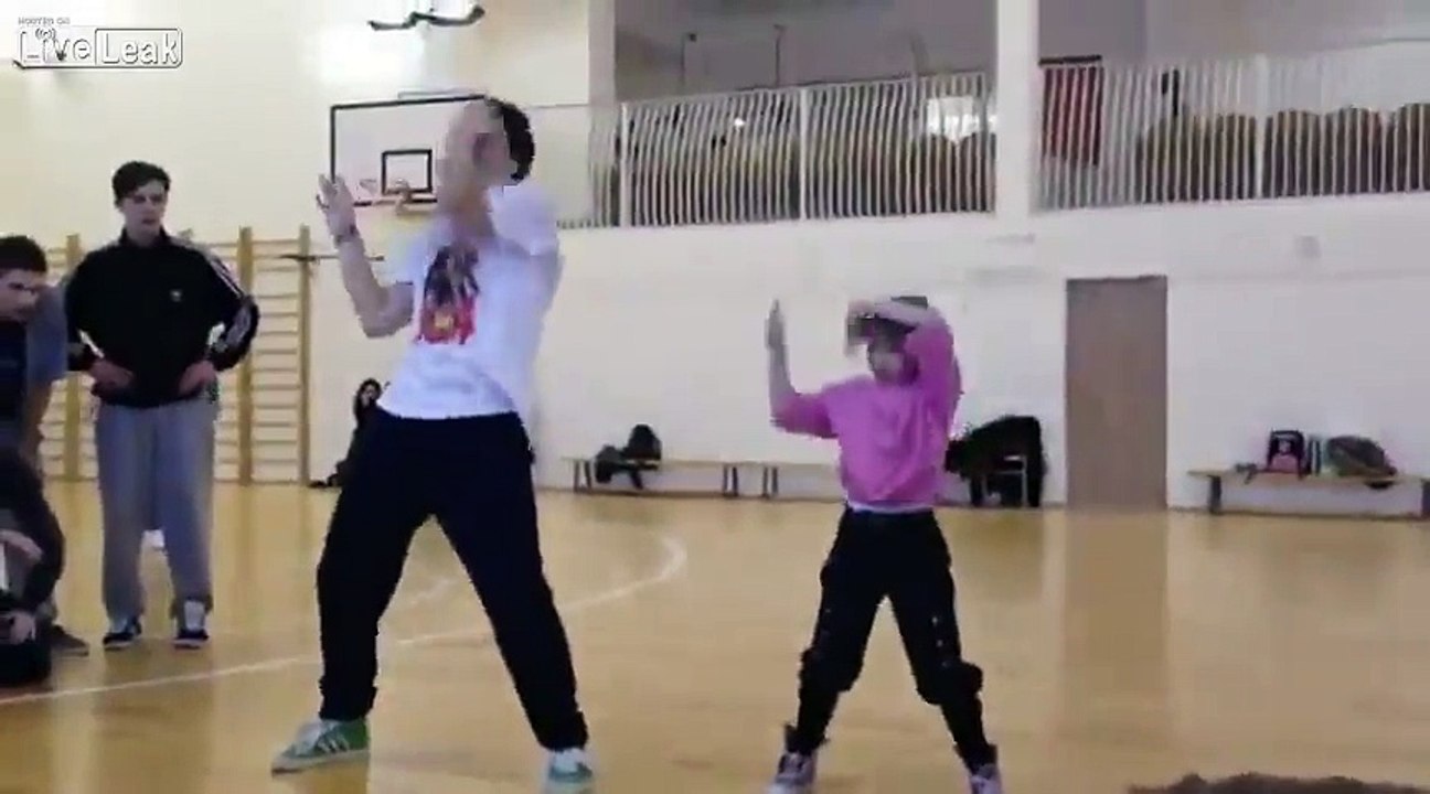 Little Girl Performs Amazing Electronic Dance