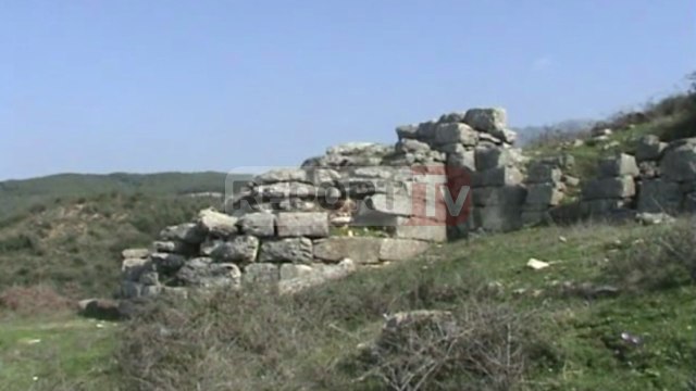 Report TV - Krujë, kalaja e Albanopolit drejt zhdukjes, banorët e kanë zaptuar