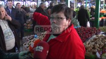 Report TV - Durrës, tregtarët në protestë: Të kërcënuar nga shitësit ambulantë