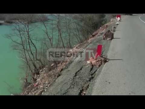 Report TV - Shembet një pjesë rruge në fshatin Skuraj, askush nuk merr masa