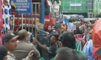 Merampas Hak Pejalan Kaki, Barang Dagang Disita Satpol PP