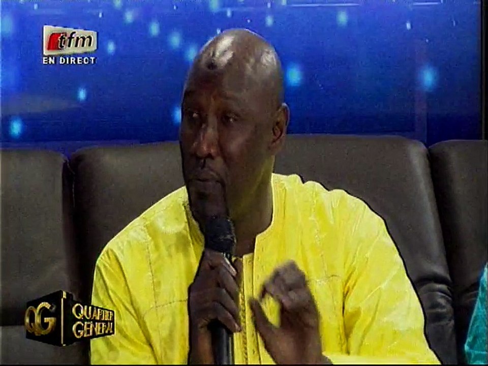 découvrez pourquoi pape cheikh a touché encore le front de Jojo