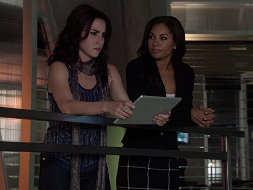 Stitchers // Season 3 Episode 1 (Out of the Shadows") Online