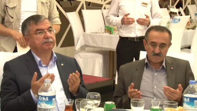 Bakan Yılmaz Şehit Aileleri ve Gaziler ile İftarda Buluştu