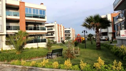 Ayvalık'ta Apartmana Yıldırım Isabet Etti