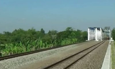 Jelang Mudik, PT KAI Perbaiki Rel Kereta yang Rusak