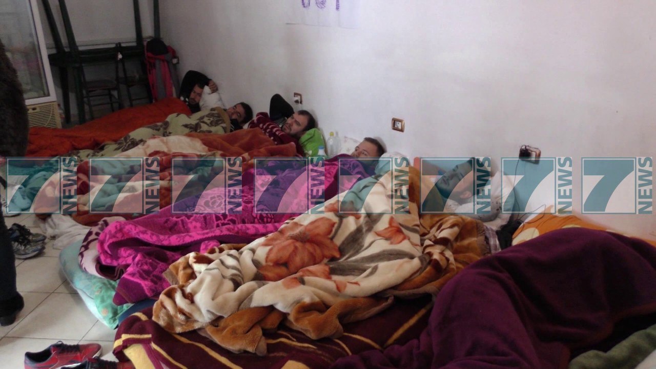 RENDOHET GJENDJA E GREVISTEVE NE ZHARREZ, 3 RENDE NE SPITAL  - News, Lajme - Kanali 7