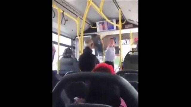 Psikolojim bozuldu diyen otobüs şoförü aracı durdurup yolcuları indirdi