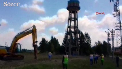 40 metrelik su deposu 7 saniyede böyle yıkıldı
