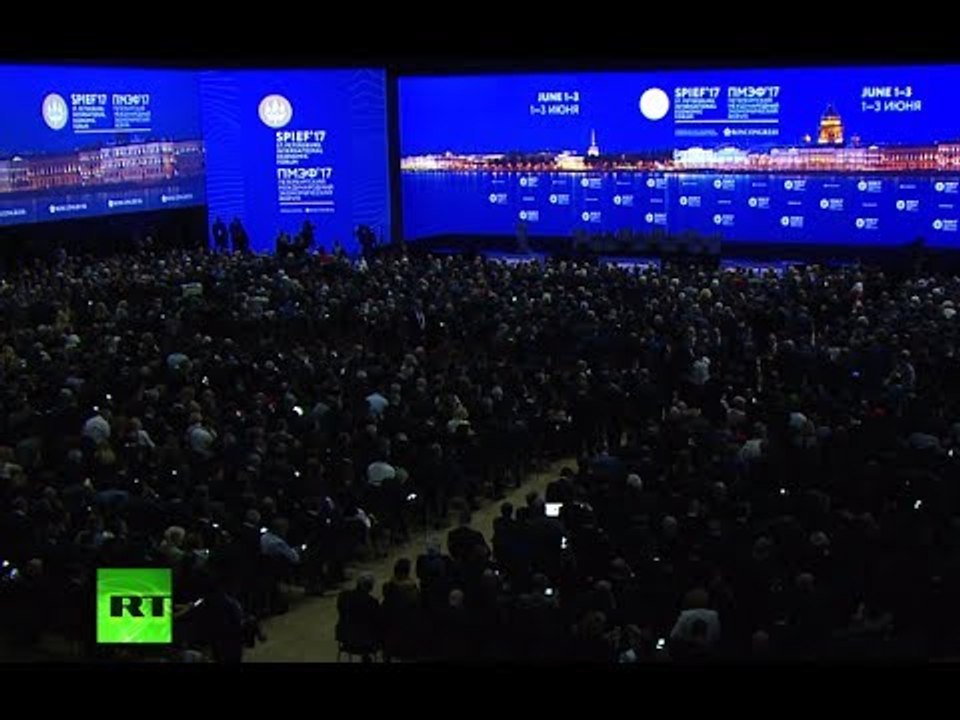 Putin takes part in plenary session of St. Petersburg International Economic Forum