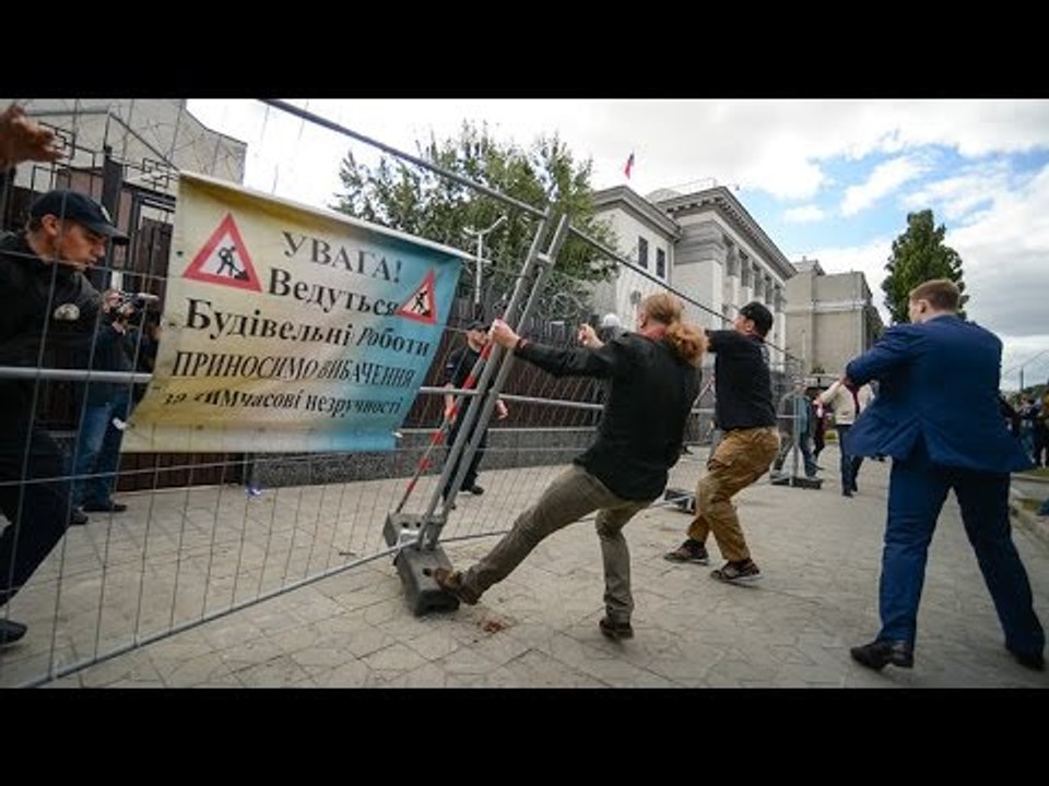 ‘There is no Russian nation’: Ukrainian nationalists try to derail Russian voting