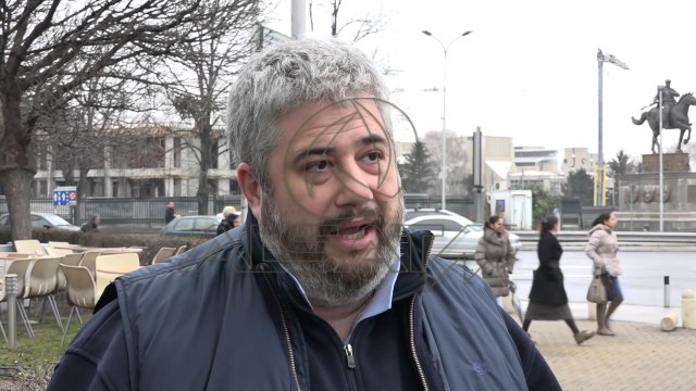 Aналитичари: СДСМ и ДУИ имаат различни ставови за албанскиот јазик