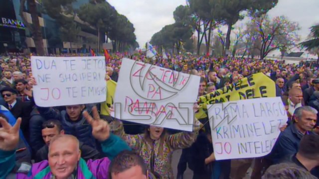 Protestë kundër qeverisë në Tiranë, Basha: Qeveri teknike për zgjedhje të lira