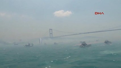 Beşiktaşlı Taraftarlar Onlarca Tekne Ile Şampiyonluğu Kutluyor