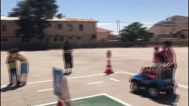 Derik'te Terör Mağduru Çocuklara Devlet Şefkati