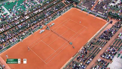 Roland-Garros : la balle de match d'Alizé Cornet, qualifiée pour les 8es de finale