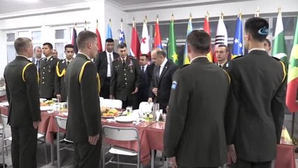 Milli Savunma Bakanı Işık Kara Harp Okulunda Harbiyelilerle İftar Yaptı