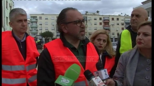 Rikonstruktohet rruga në Vlorë - Top Channel Albania - News - Lajme