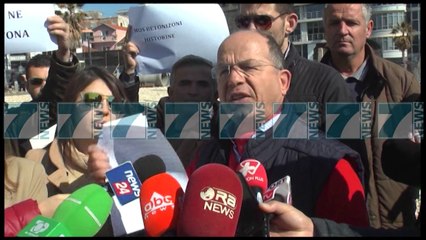 Download Video: “VELIERA” NE DURRES, AKTIVISTET “GJYQTARIA NA PREU NE BESE” - News, Lajme - Kanali 7