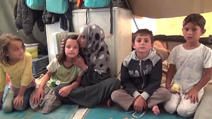 Ilerlemiş Yaşına Rağmen Torunlarına Bakıyor