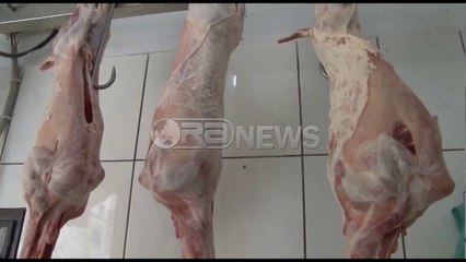 Ora News – Vlorë, jashtë kushteve higjeno-sanitare, bllokohen 13 thertore