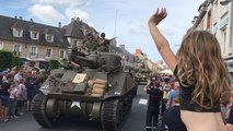 73e D-Day. Défilé de véhicules militaires à Isigny