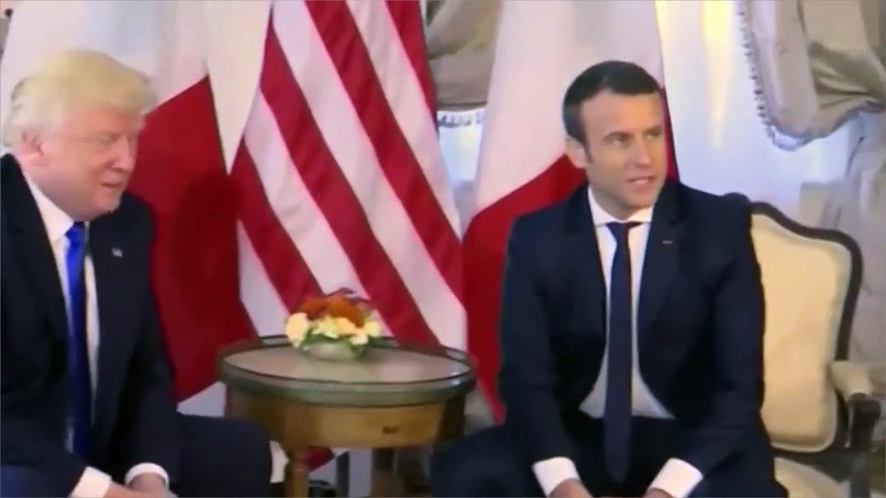 Emmanuel Macron pris en flagrant délit de plagi...