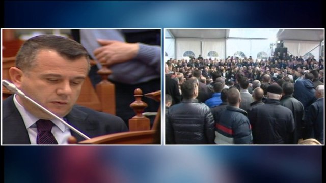 Ora News – Blushi: PD e PS u duhet paterica e LSI. Natën me protestën, ditën kundër çadrës