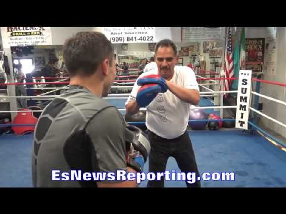 GGG Monster On Mitts Working With Abel Sanchez - EsNews Boxing