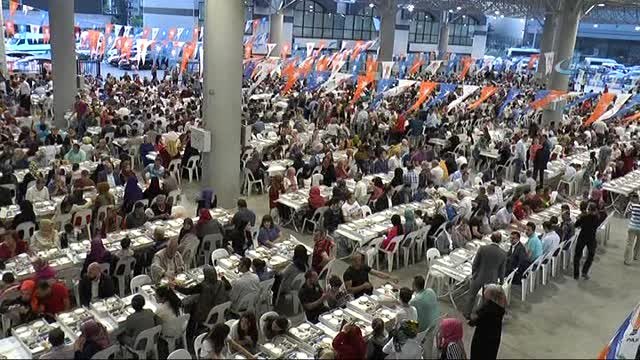 AK Parti Gebze İlçe Teşkilatı 2 Bin Kişinin Katılımıyla İftarda Buluştu