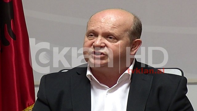 Banorët e Zharrzës vijojnë rrugëtimin drejt Tiranës