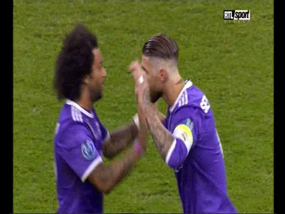 Que signifie le geste de RAMOS au retour des vestiaires ???????