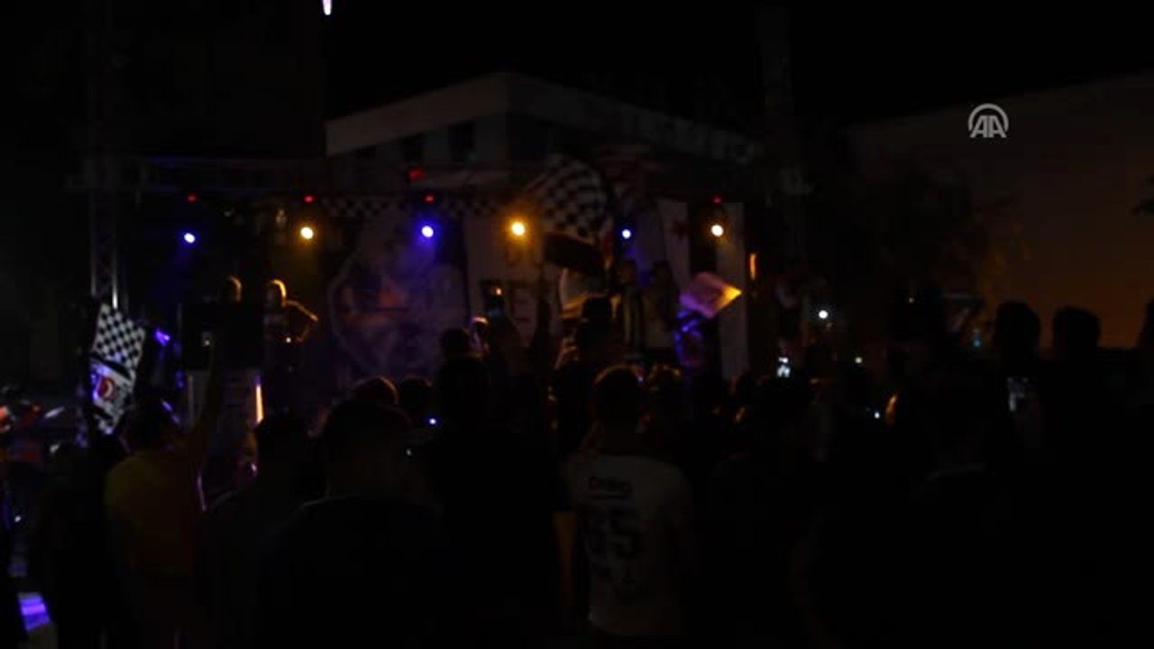 Beşiktaş Taraftarlarının Şampiyonluk Kutlamaları