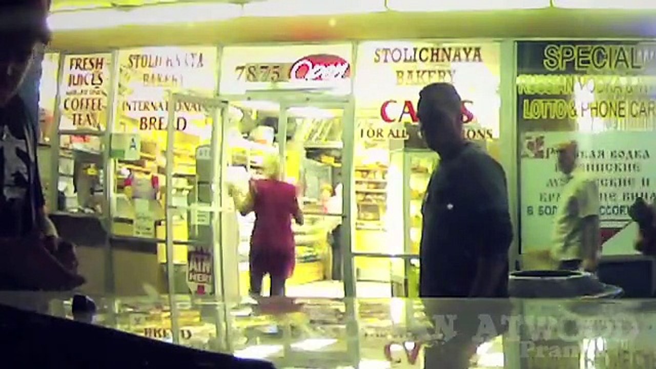 Kaputa Parmağını Sıkıştırıp Koparma Şakası