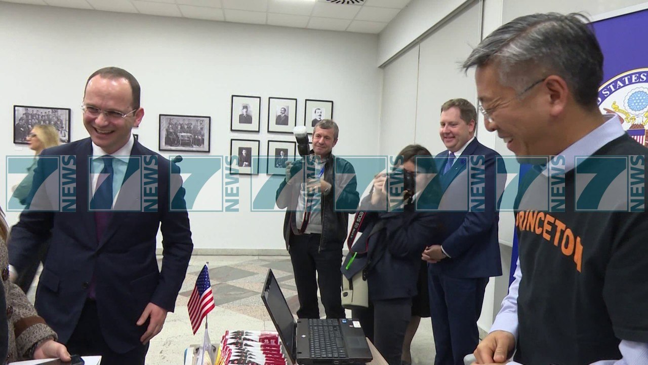 TE RINJTE NJIHEN ME OFERTAT PER STUDIME NE “BE” DHE NE SHBA - News, Lajme - Kanali 7