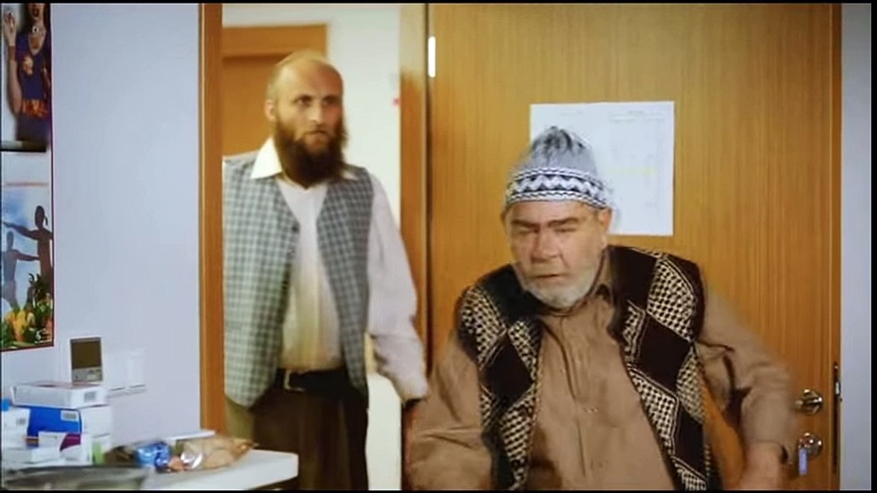 Oflu Hoca Hastane ve Eczane Sahneleri