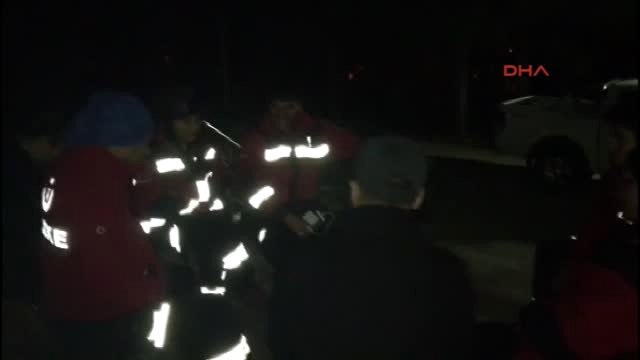 Tırmanırken Düşüp Ipte Asılı Kalan Yaralı Dağcı Için Kurtarma Çalışması Başlatıldı