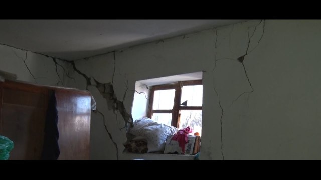 Report TV - Rrëshqitja e dheut dëm në 200 shtëpi Banorët:S'votojmë pa dëmshpërblim