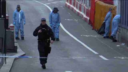 La policía investiga en las inmediaciones del puente de Londres