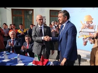 Report TV - Italia 5 mln € për arsimin profesional në Shqipëri,Klosi:Investimi më i mirë