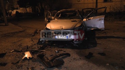 Report TV - Fier, BMW-ja shpërthen në lëvizje, gjymtohet drejtuesi