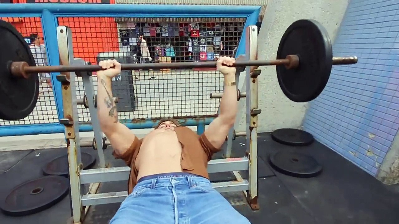 VLOG 57  ARRIVING IN L.A   MUSCLE BEACH WORKOUT