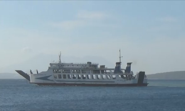 Cuaca Buruk, Kapal Penumpang Kandas