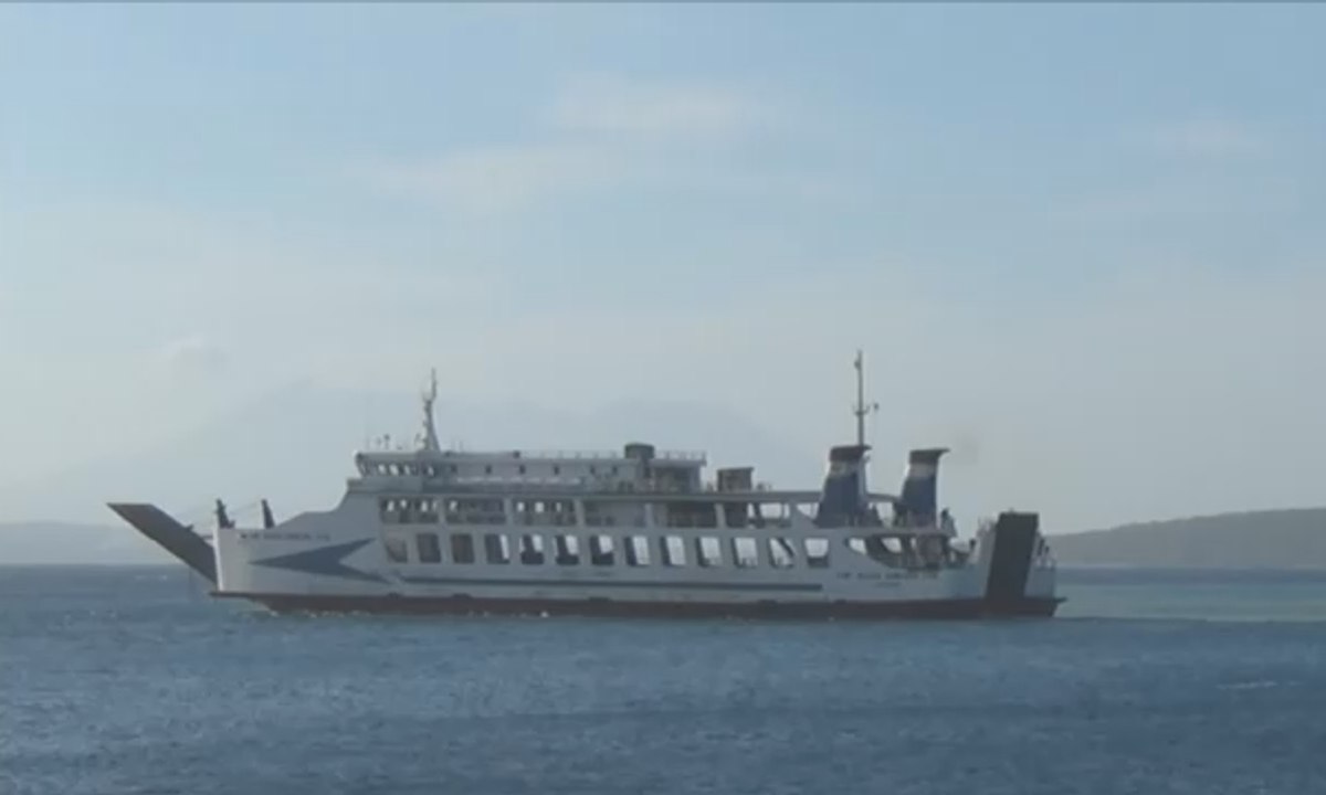 Cuaca Buruk, Kapal Penumpang Kandas