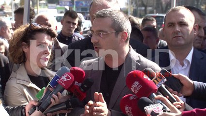 Tahiri firmos peticionin pro vetting-ut