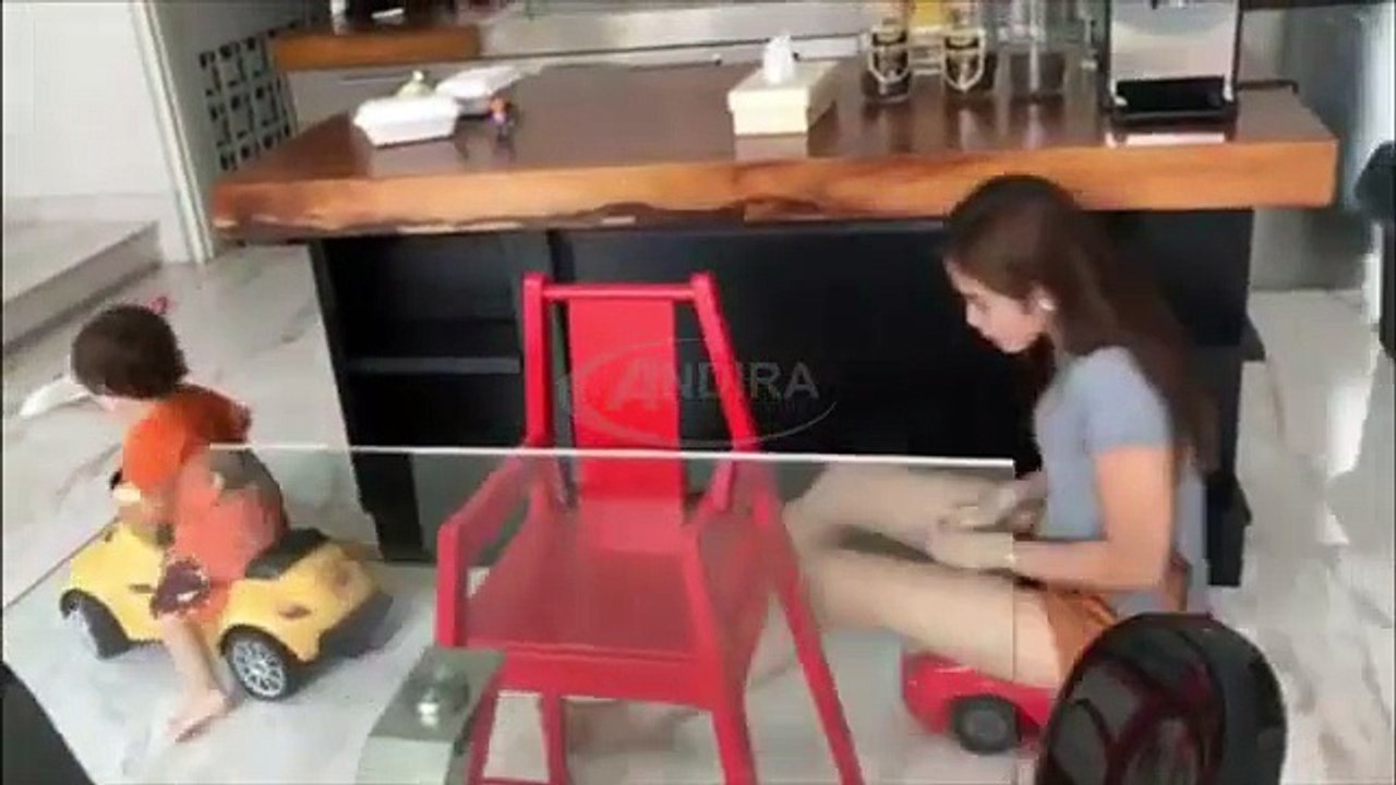 El Barack Alexander Balapan Mobil Sama Mama Jessica Iskandar di Dapur