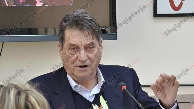 Report TV - Kandidat për Nobel,Claudio Magris promovon në Tiranë librin “Danub”