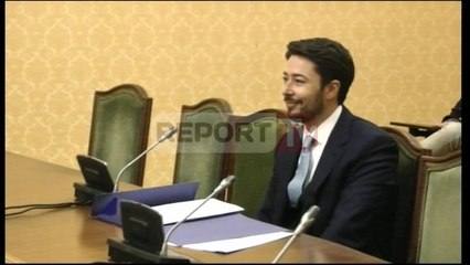 Report TV - CEZ, Shkëlzeni refuzon sërish betimin.Balla:Largohu, frikacak!
