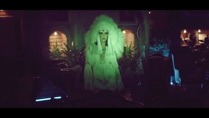 Hande Yener - Seviyorsun ( Official Video )