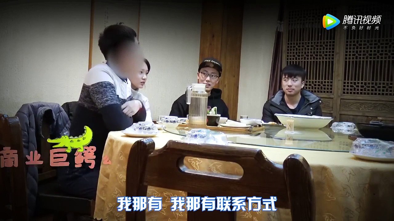 小羅幫清純美女惡整她的吃軟飯男友，讓他在酒店刷盤子